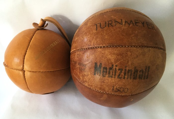 Zwei alte Lederbälle (Medizinball 1,5 kg - Schleuderball 1,5 kg) - Piłka