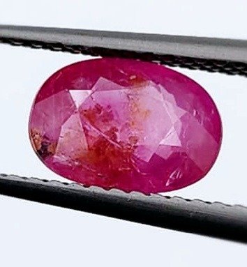 rouge-violet Rubis - 1.73 ct