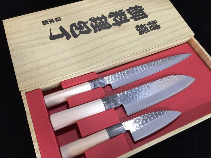 Set of 3 / 関藤平 SEKI TOBEI 梨地仕上げ Satin Finish / 柳刃 YANAGIBA 三得 SANTOKU 小出刃 KODEBA - Table knife (3) - Japanese Kitchen knife - Steel, Wood