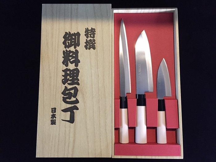 Set of 3 / 関鍔蔵 SEKI TSUBAZO / 柳刃 YANAGIBA 三得 SANTOKU 小出刃 KODEBA - Τραπεζομάχαιρο (3) - Ιαπωνικό μαχαίρι κουζίνας - Ξύλο, Χάλυβας