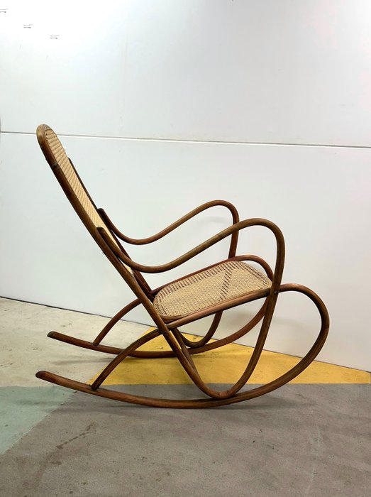 Thonet - Krzesło - Krzesło bujane - Drewno, rotang