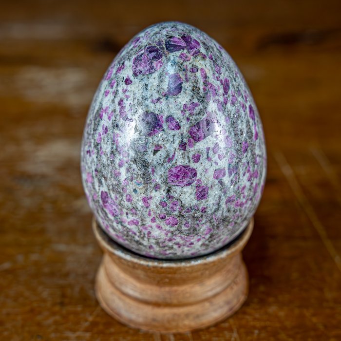 非常罕见的天然红宝石水晶蛋，未加热 1109.25 克拉- 221.85 g