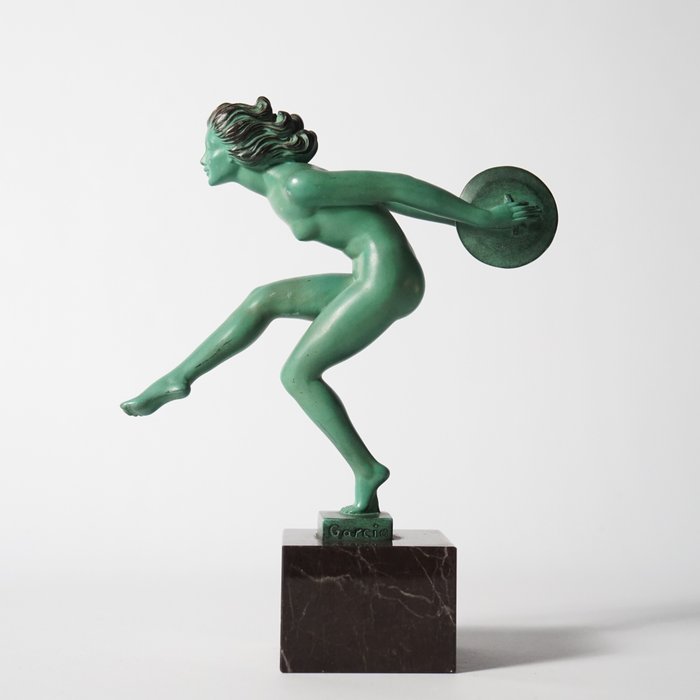 Max Le Verrier, Garcia - Άγαλμα, 'Danseuse aux cymbales', 1930 - 25 cm - κράμα μετάλλου