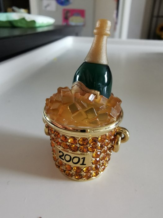 Figurine - Vintage Estee Lauder parfume compact - Metal and Swarovski crystal