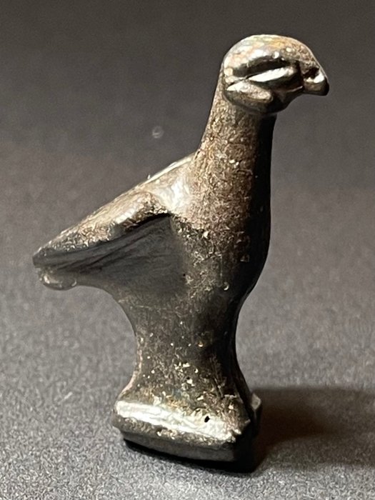 Starożytny Rzym Brązowy Głowica noża w kształcie figurki emblematycznego orła legionowego. Z austriackim eksportem