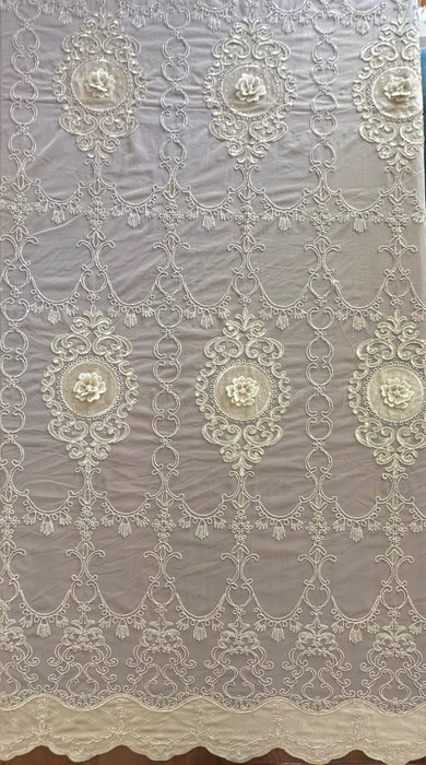 Baroque tulle entirely embroidered with flowers and garlands - Tapestry  - 4.12 m - 3 m