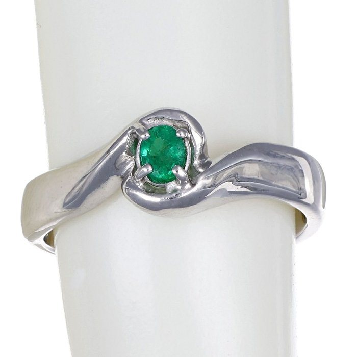 Ring White gold Emerald 