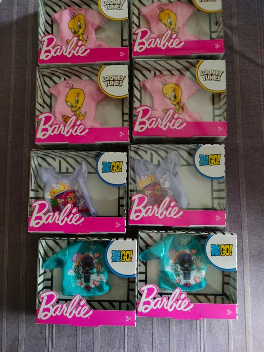 Mattel  - 芭比娃娃 Lot van 16 Barbietenues - 2020年及之后 - 印度尼西亚