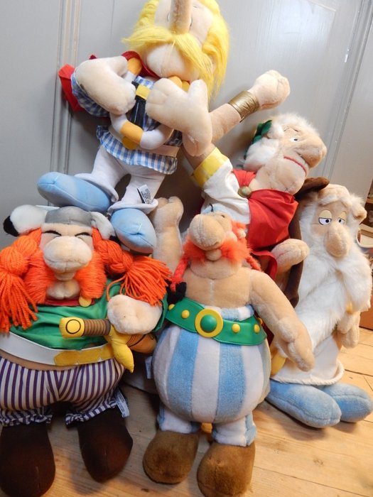 Asterix Collectie - Lot van 5 fraaie grote pluchen figuren - o.a. Obelix, Panoramix en Julius Caesar - 5 x 毛絨人物 - 1994