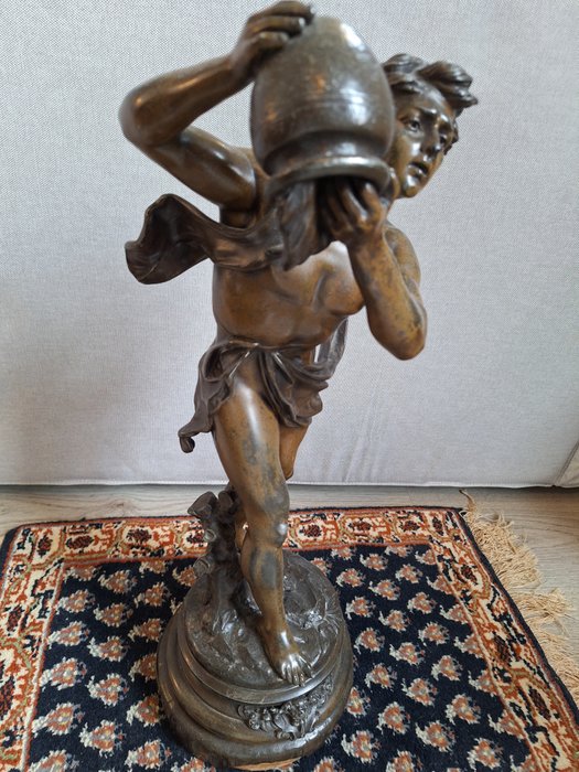 Emile Bruchon (act. circa 1880-1910) - Skulptur, Man met kruik - 52 cm - Rohzink - 1960