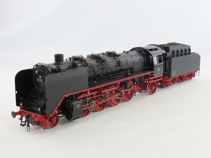 Kiss 1 - 230125 - Locomotora de vapor con ténder (1) - BR 41, modelo exclusivo de metal - DB
