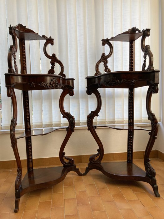 Elegante coppia di angoliere/etagere angolari stile ed epoca Luigi Filippo, 1840/50 - 轉角櫃 (2) - 木