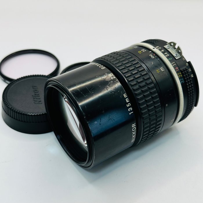 Nikon Ai NIKKOR 135mm F2.8 Kauko-objektiivi