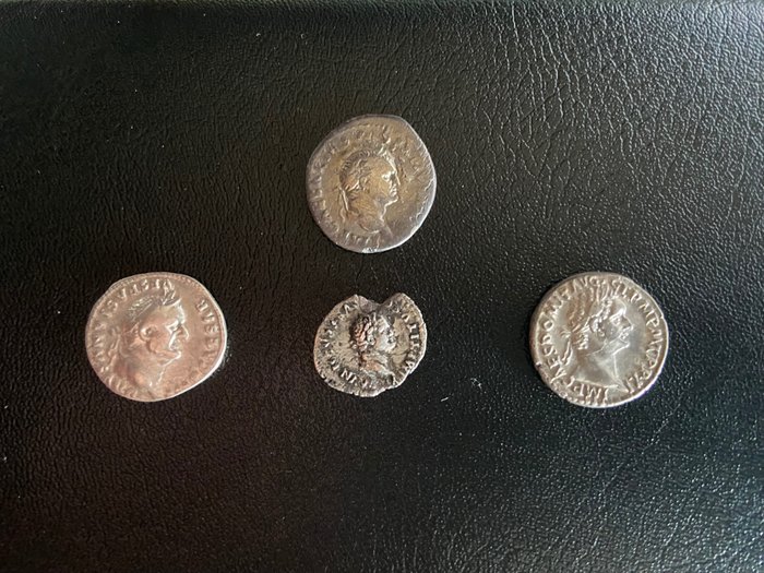 Römisches Reich. Lot of 4 AR coins (Denarii & Quinarius) of Vespasian, Tutus and Domitian. Flavian Dinasty. 1st century AD