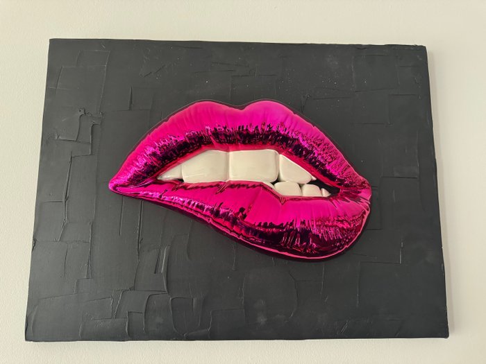 Sagrasse - Wall Lips