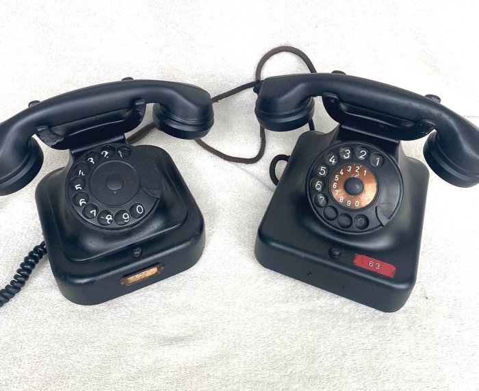 Siemens - Analoge telefoon - Staal, Twee vintage telefoons