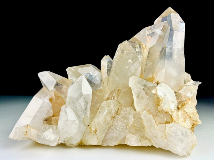 石英表 水晶群 - 高度: 20 cm - 宽度: 23 cm- 4750 g