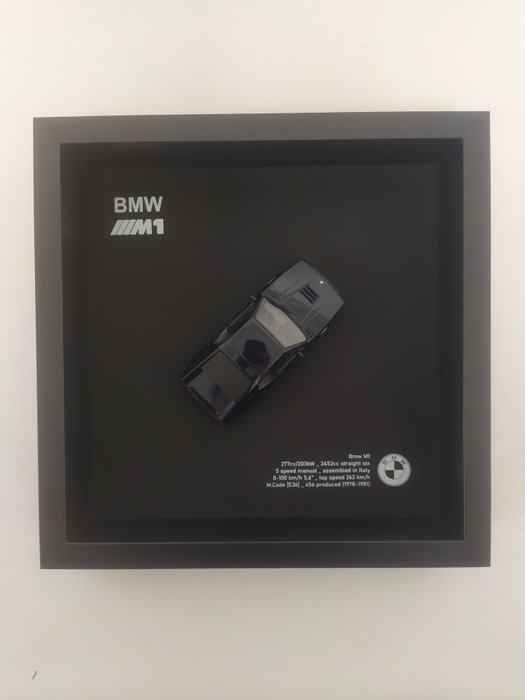 Koristeellinen esine - BMW - M1 - Framed Shadow Box - 2024