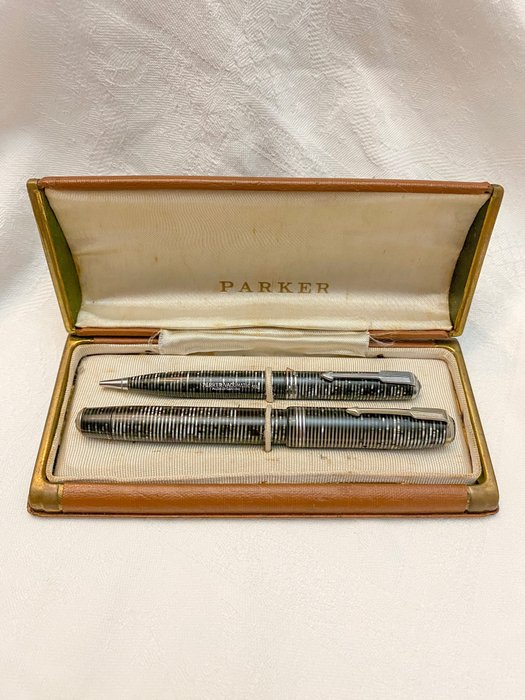 Parker - Silver Pearl Streamline Standard Vacumatic Fountain Pen & Pencil - Reservoarpenna