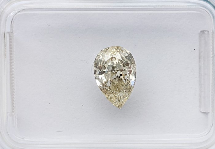 鑽石 - 0.73 ct - 梨形 - M(微黃色、但仍擁有光芒和耀彩，) - SI2, No Reserve Price