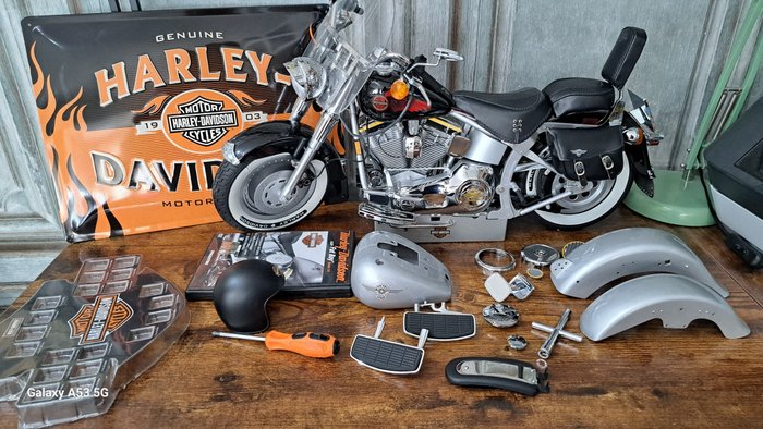 De Agostini 1:4 - 1 - Machetă Motocicletă - Harley Davidson- Fatboy