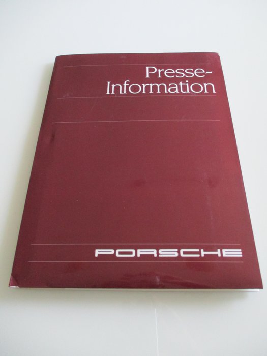 Presse-Infomation/Pressemappe - Porsche - Porsche 911 Carrera 2 + 4 Targa Cabrio 928 GT 944 Pressemappe Modelljahr 1990