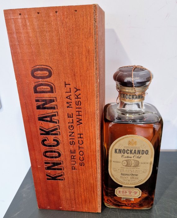 Knockando 1977 - Extra Old - Original bottling  - b. 1990er Jahre - 70 cl