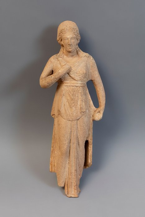Antigua Grecia Terracota Escultura Koré. Siglo IV a.C. 31 cm H. Licencia de Exportación Española.