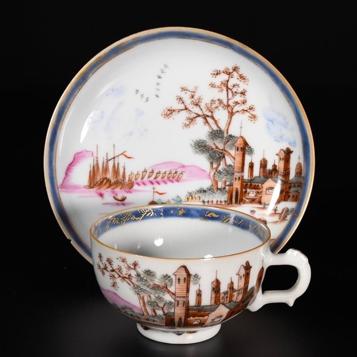 Kopp og skål - Tasse et sa soucoupe en porcelaine décorée dans le style de Meissen - Porselen