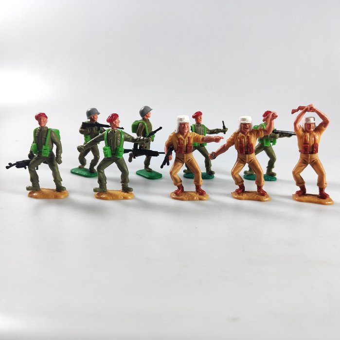 Timpo Toys - Lekesoldat Vintage Plastic Soldier Figures (9 figures) - 1960-1970 - Storbritannia