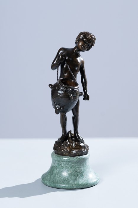 Jin Chi - Statua, Le Porteur d'Eau - 25 cm - Bronzo