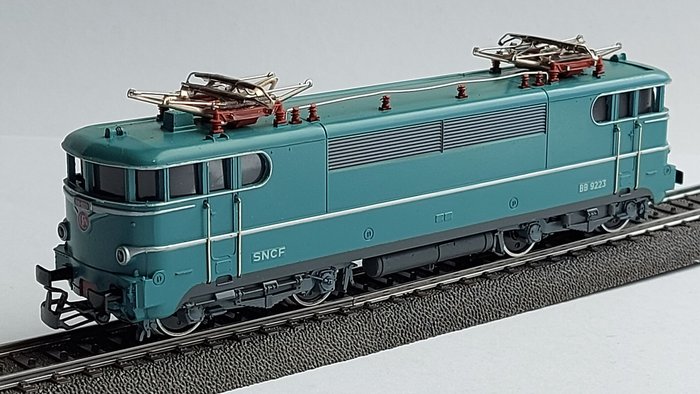 Märklin H0 - 3038 - Locomotive électrique (1) - Locomotive électrique française BR BB 9223 en peinture turquoise - SNCF