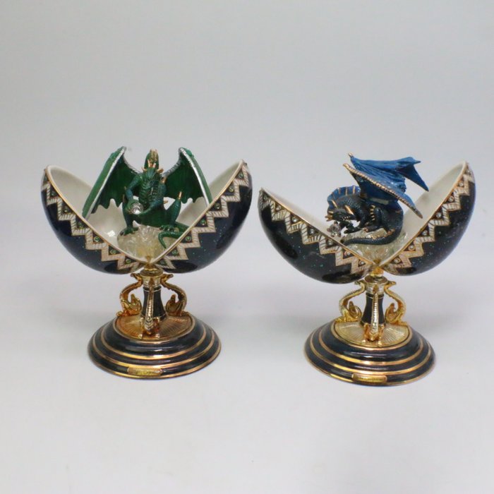 Uovo Fabergé - Guardiani di cristallo - Cristallo, Dorato, Placcato oro, Porcellana