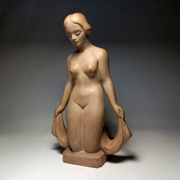 Komuves Ceramics - László Kőműves - Veistos, Art Deco Nude Lady with Veil - 28.5 cm - Keraaminen
