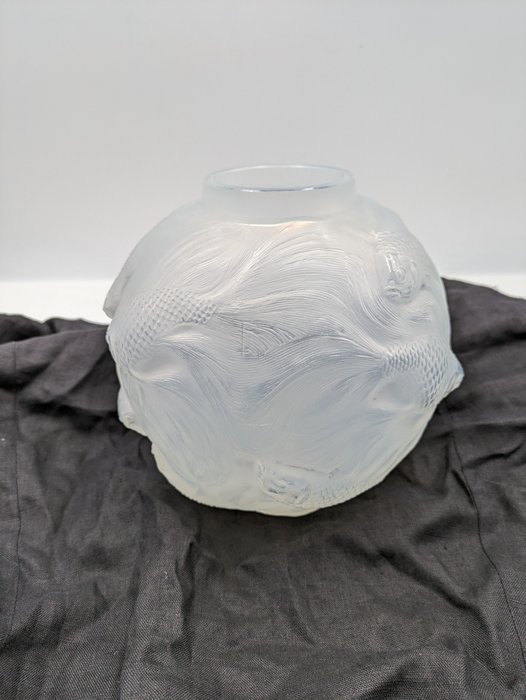 René Lalique - Váza -  “Kanyargós”  - Üveg