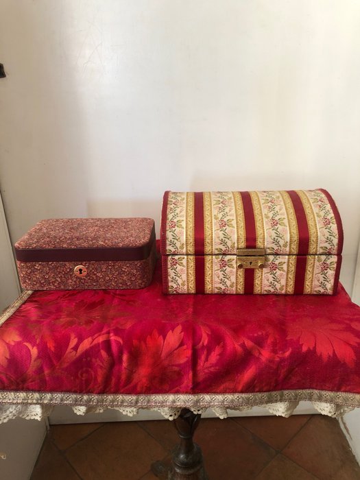 Jewellery box (2) - Cotton, Leather, Satin, Velvet, Wood, A lot of two boxes consisting of a large wooden trunk covered on the outside with embroidery