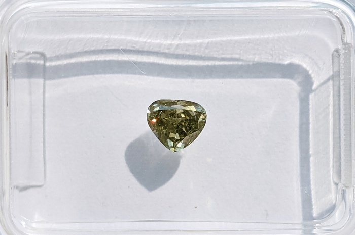 Diamant - 0.28 ct - Pære - fancy intens yellowish green - SI2, No Reserve Price