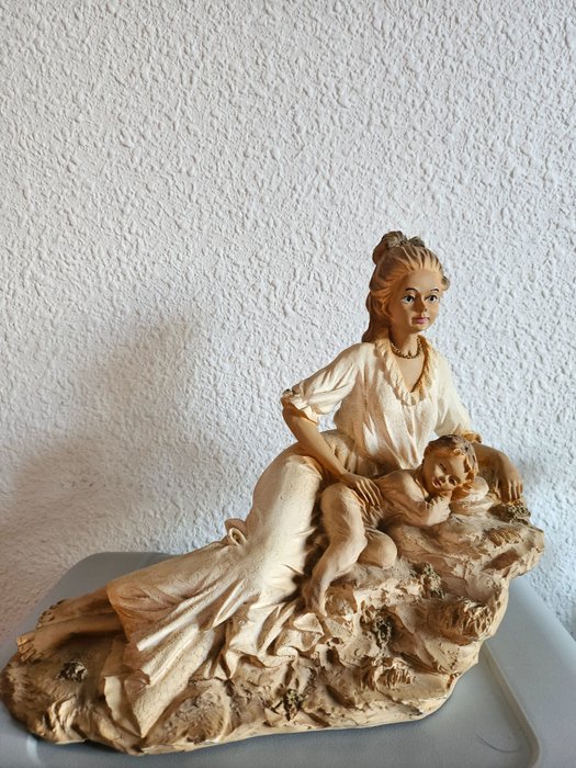 Statue - Figura Maternal -  (1) - Harpiks/Polyester