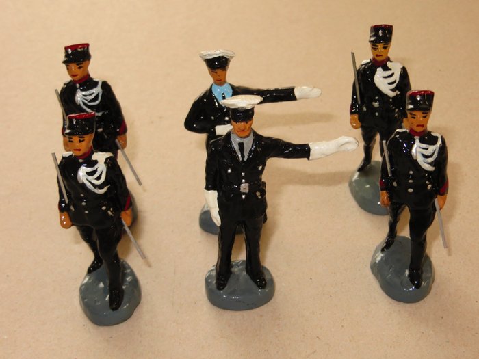 Solido - Figure - 4x Gendarmes et 2x Policiers 1:24 -  (7) - Composite