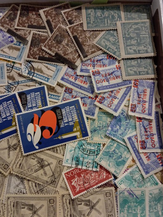 Welt 1875/2009 - Weltschuhkartons mit Tausenden von Briefmarkenfragmenten usw. Gebraucht und neu