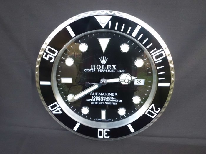 Vegg klokke - Konsesjonær Rolex Submariner klokkedisplay - Rustfritt stål / mineralglass - 2023