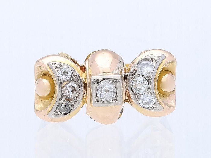 Ring 750 Gelbgold Art Déco 0,70 Karat Diamond  (Natural) 