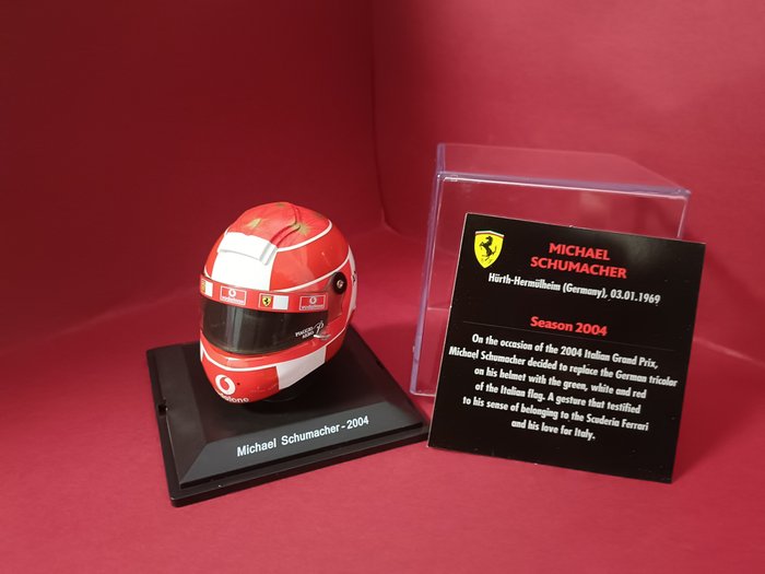Ferrari - Michael Schumacher - Skala 1/5 hjelm 2004 