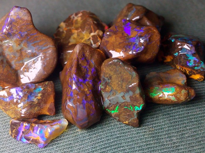 60 cts - Australian Boulder Opal Rough- 12 g