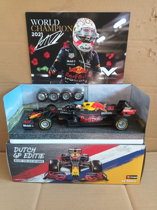 Bburago 1:24 - Modellbil  (2) -Red Bull Racing RB16b - Max Verstappen#33 - Wereldkampioen Formule 1 seizoen 2021 - Zandvoort - Fotokort med faksimilesignatur