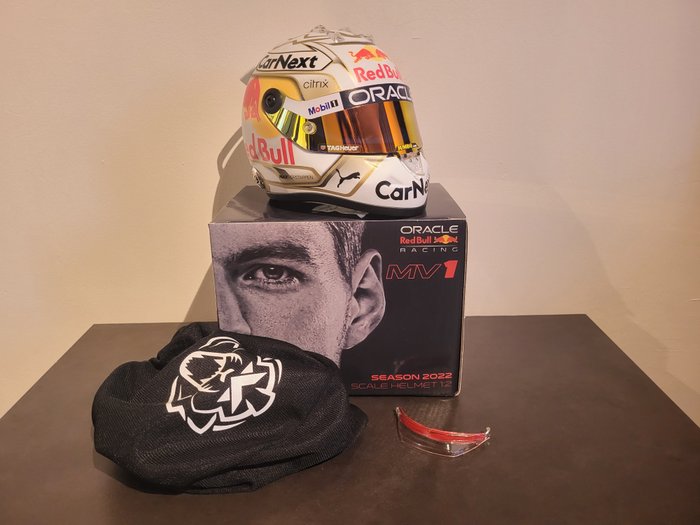 Max Verstappen - 2022 - 比例 1/2 头盔 