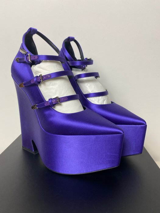 Versace - Korolliset sandaalit - Koko: Shoes / EU 38