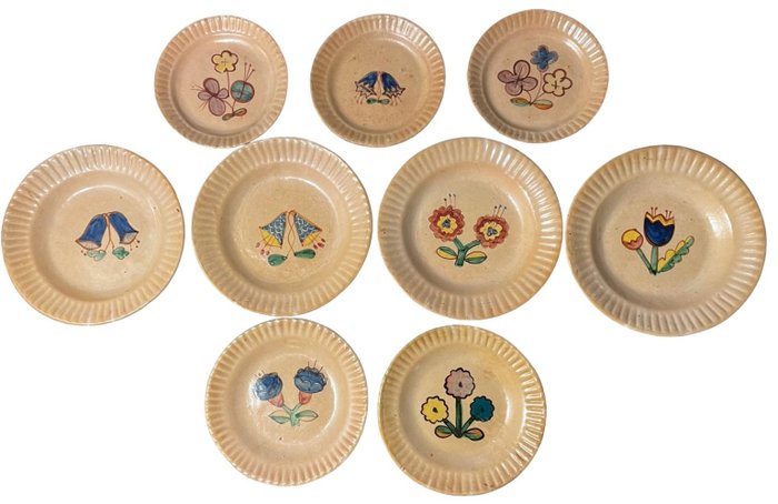 I.C.Ss, Vietri sul Mare - Piatto (9) - Piatti con tesa scanalata e decoro di fiori - Ceramica