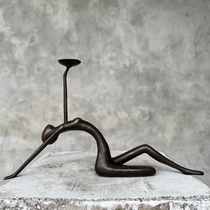 Sculptură, NO RESERVE PRICE - Candlestick - Bronze - 19 cm - Bronz