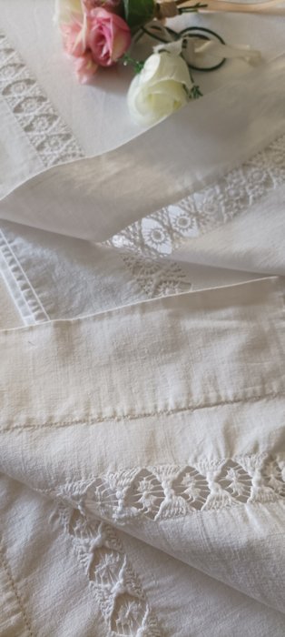  (2) 2 件優質亞麻床單，配有漂亮的手工刺繡下擺 - 床單